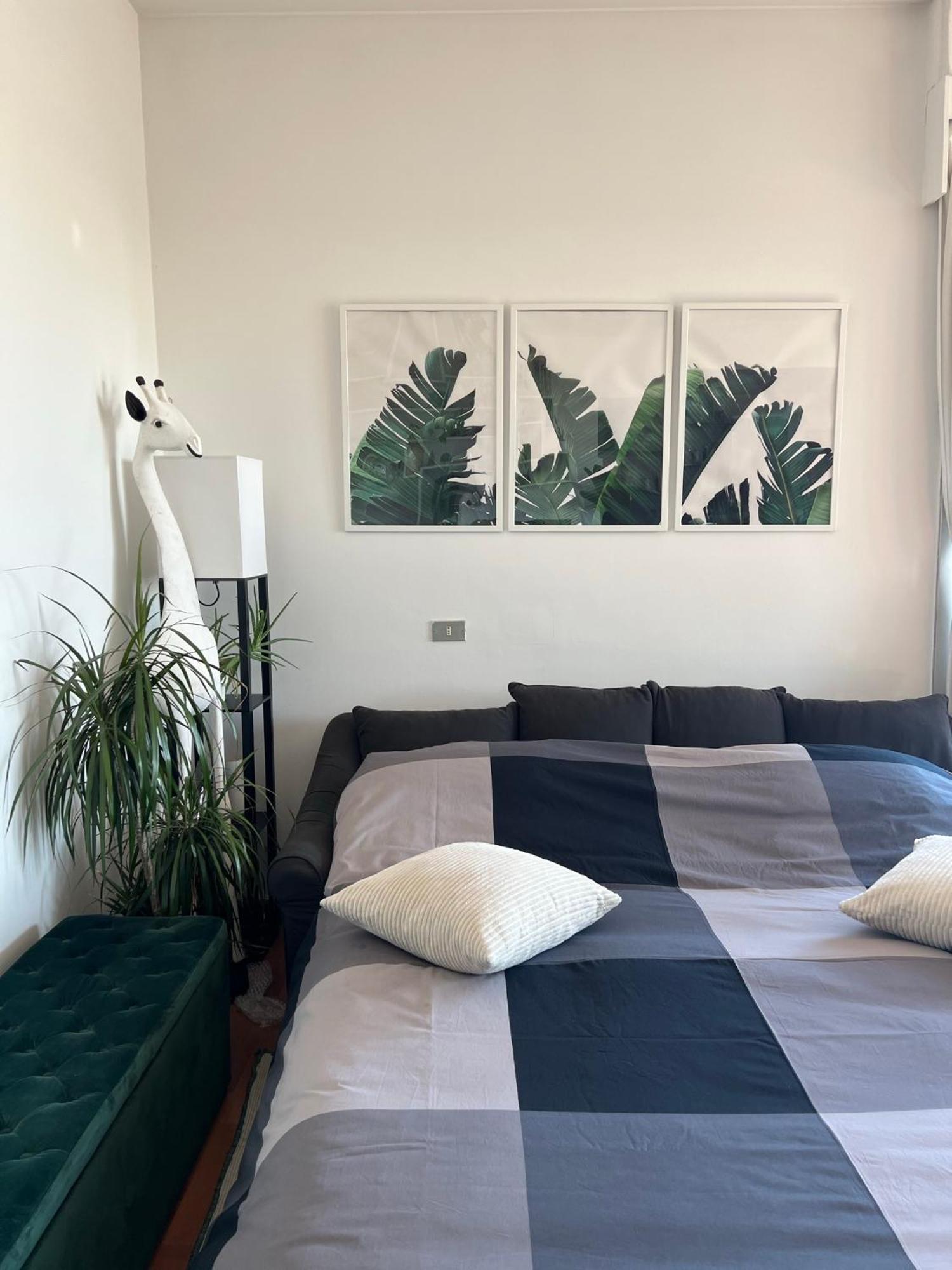 Urban Jungle - Attico Vista Duomo Apartment Milan Bagian luar foto